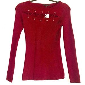 NEW LOOK women’s sweater. BRAND NEW WITH TAGS!